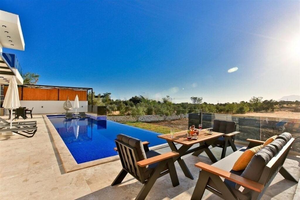 Villa Lycian-Kalkan 3 Bedroom-2 Jakuzzies-Sauna-Turkish Hamam-Huge Private Pool&lovely garden Kaş Luaran gambar